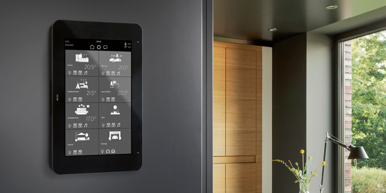 JUNG Smart Panel 8 bei ToBi-Elektro GmbH in Hünfeld
