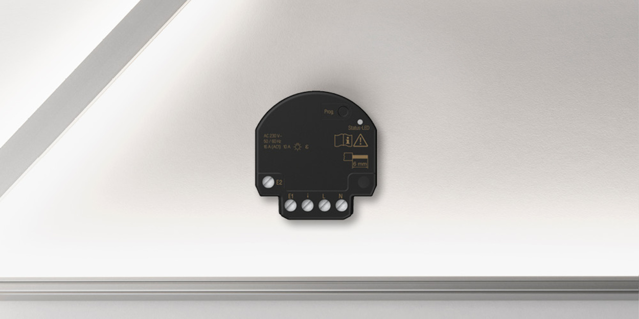 JUNG HOME Jalousieaktor Mini bei ToBi-Elektro GmbH in Hünfeld