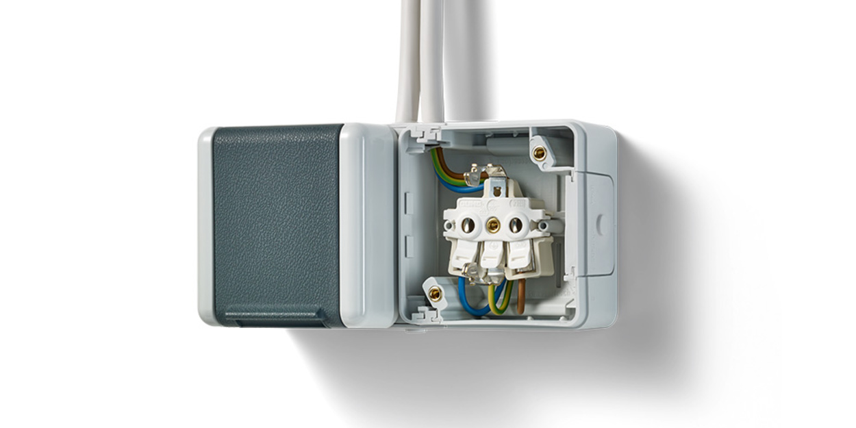 Doppelsteckdose mit Trennsteg bei ToBi-Elektro GmbH in Hünfeld