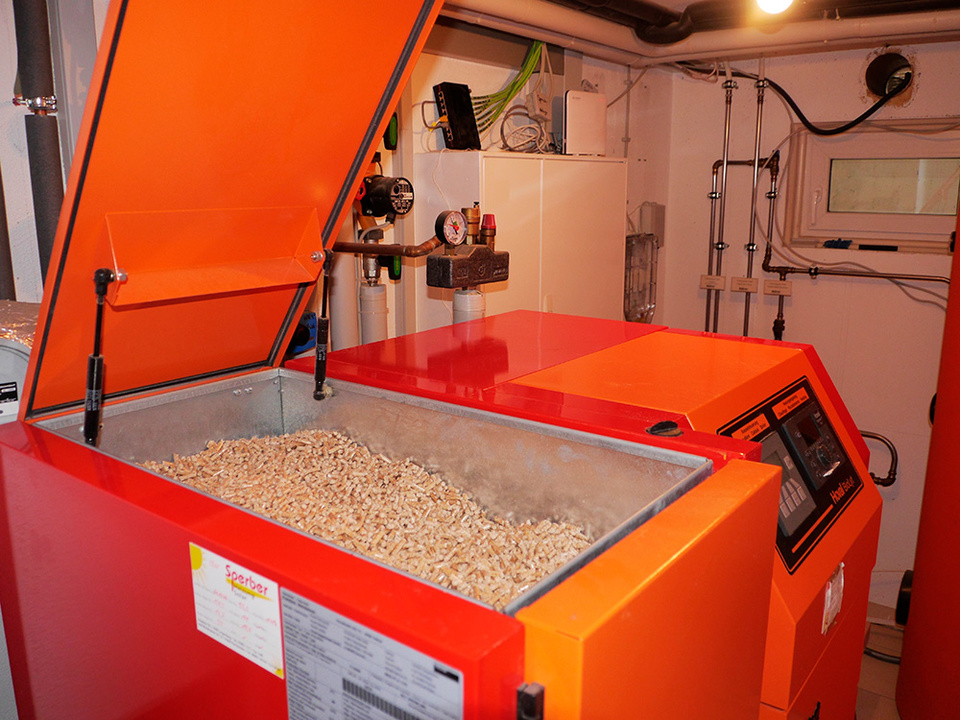 Palletheizung2 bei ToBi-Elektro GmbH in Hünfeld
